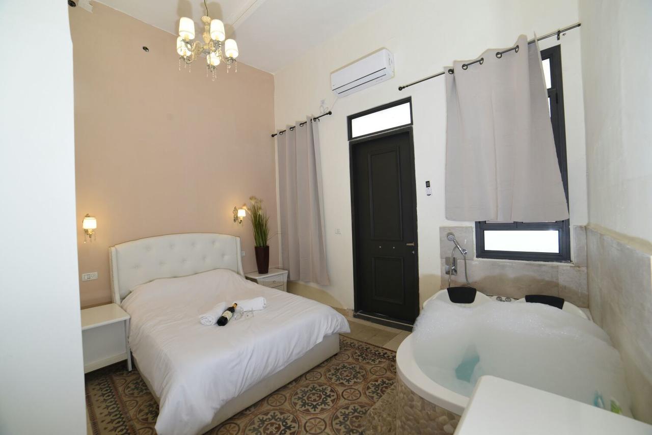 Shirat Ha-Agam Hotel Тиберия Екстериор снимка